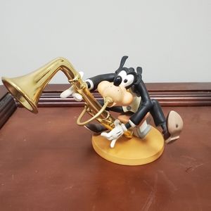 WDCC Symphony Hour “Goofy's Grace Notes”